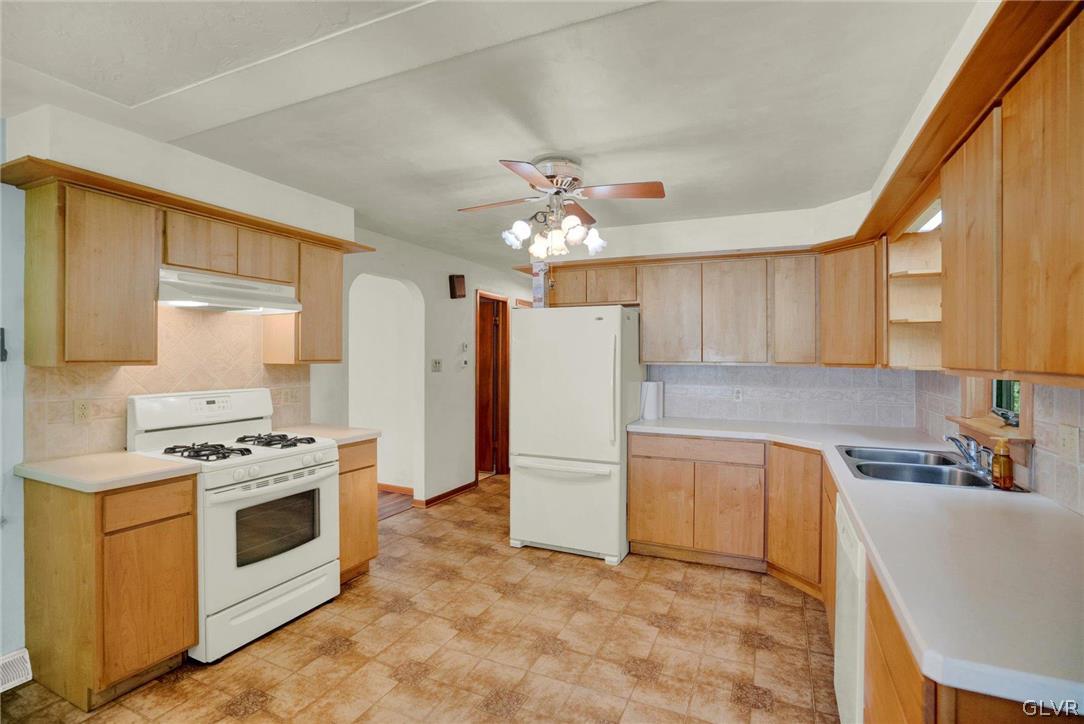 76 Blue Rocks Road