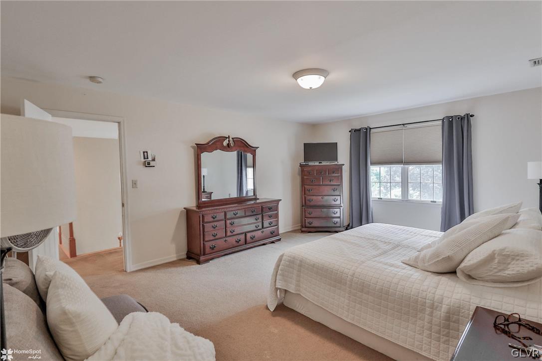 2717 Kingsbridge Lane
