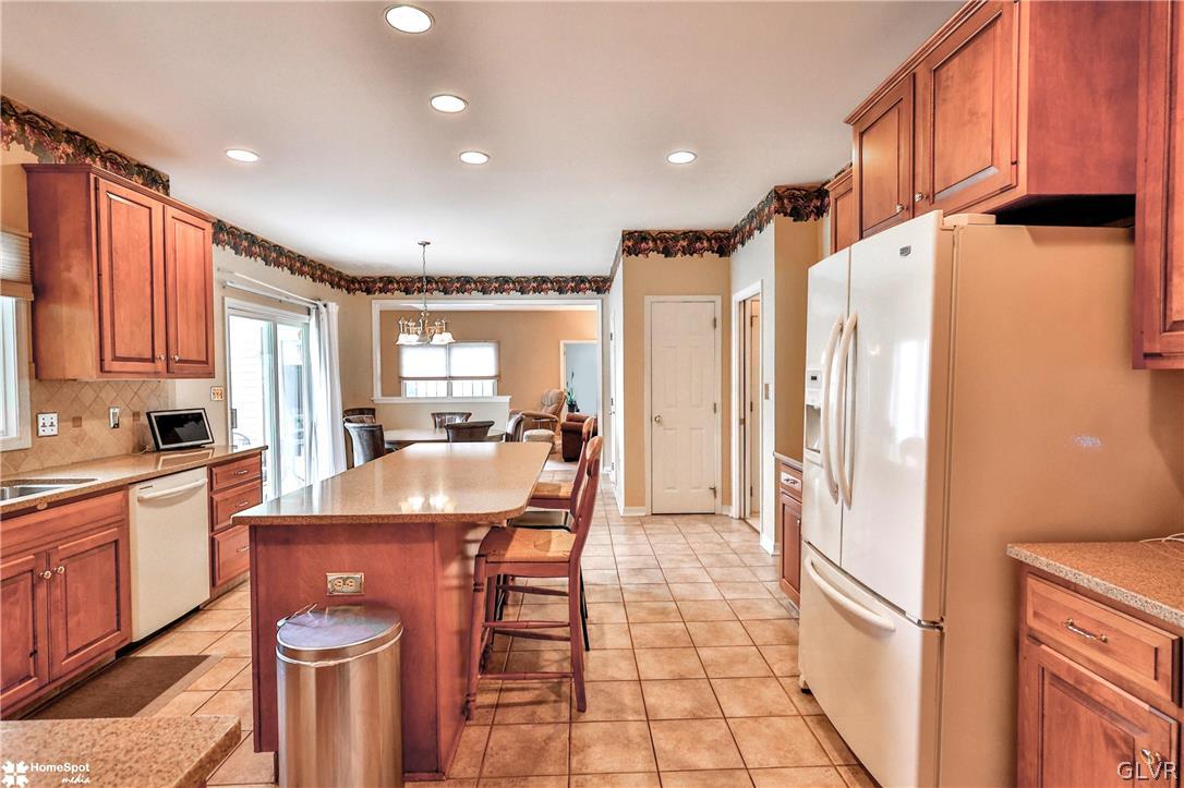 2717 Kingsbridge Lane