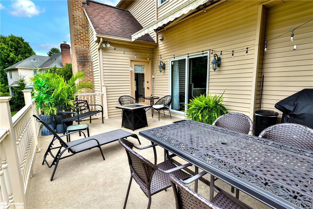 2717 Kingsbridge Lane