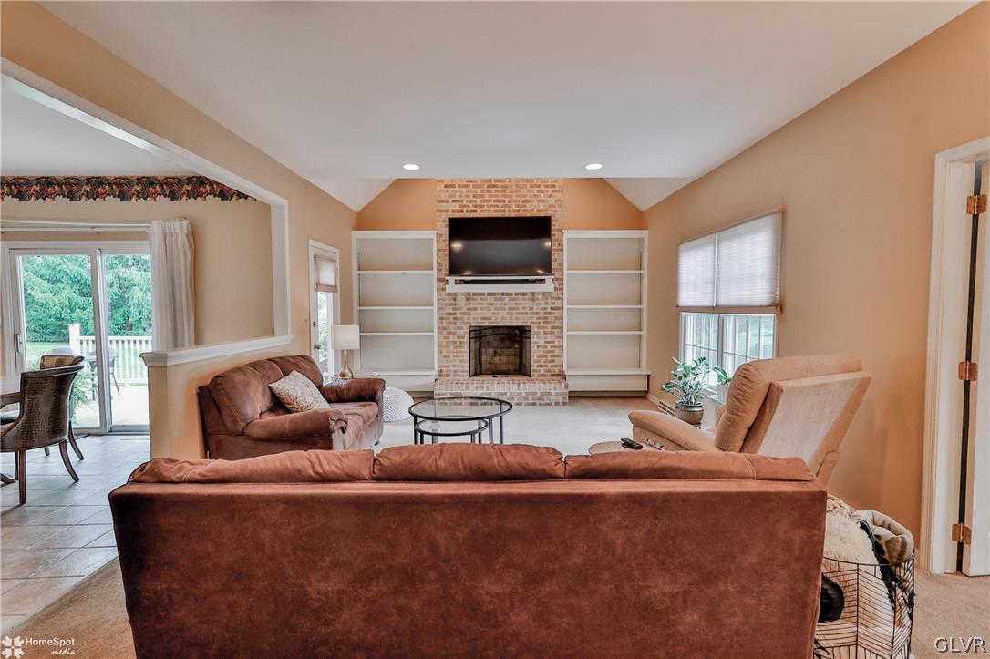2717 Kingsbridge Lane