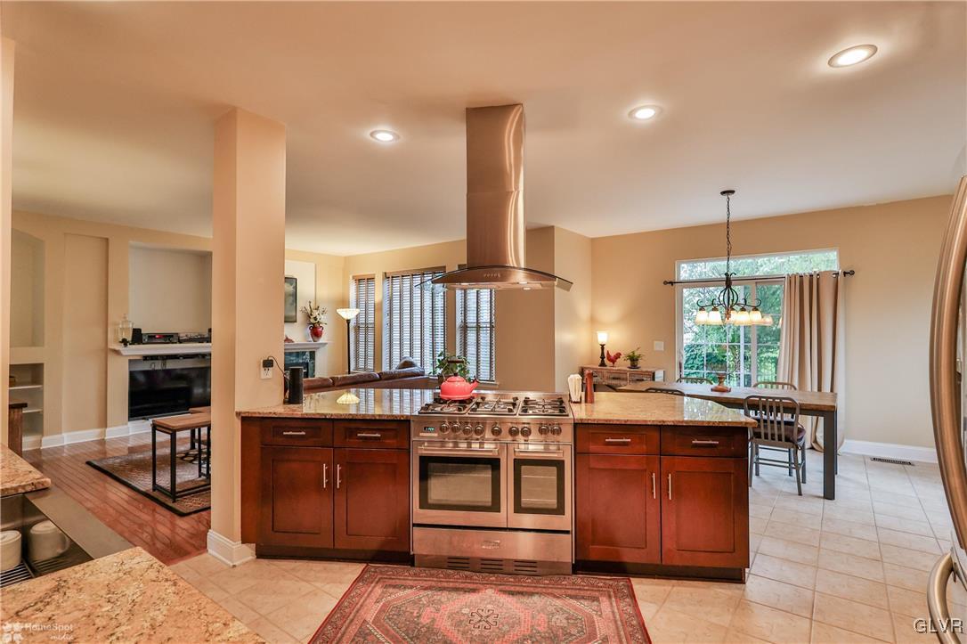 875 Ramblewood Drive