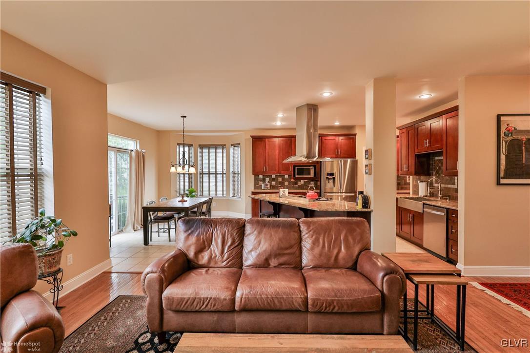 875 Ramblewood Drive