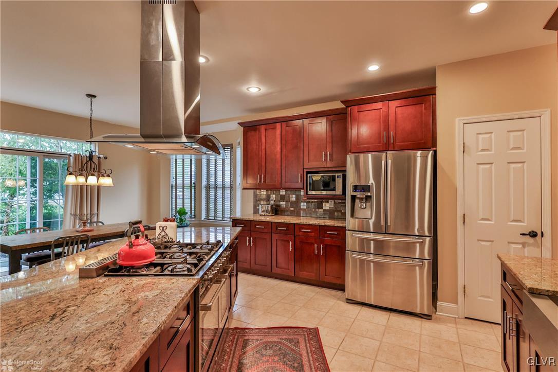 875 Ramblewood Drive