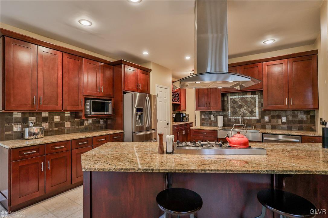 875 Ramblewood Drive