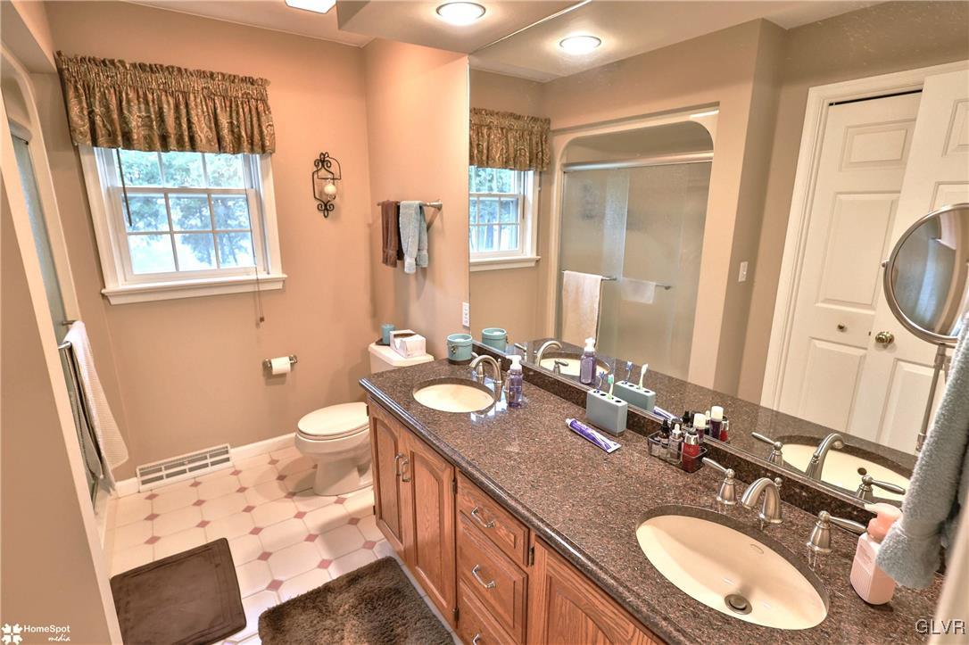 1135 Wellington Circle