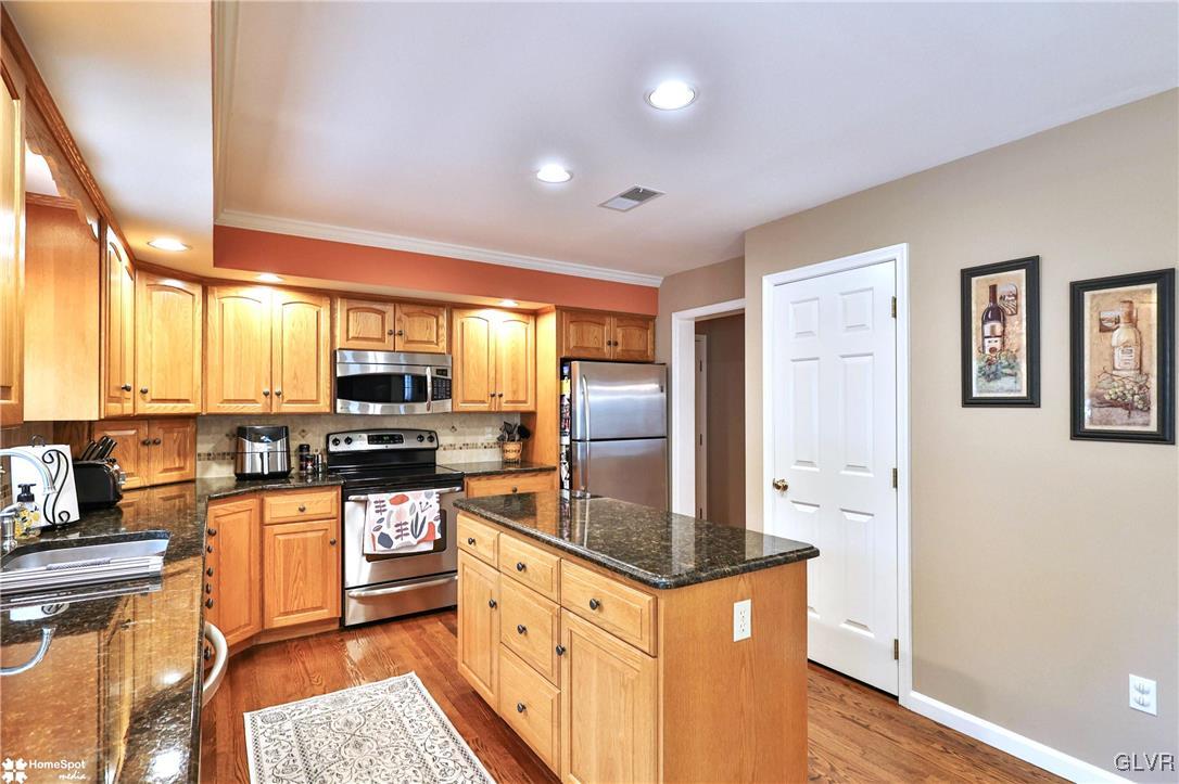 1135 Wellington Circle