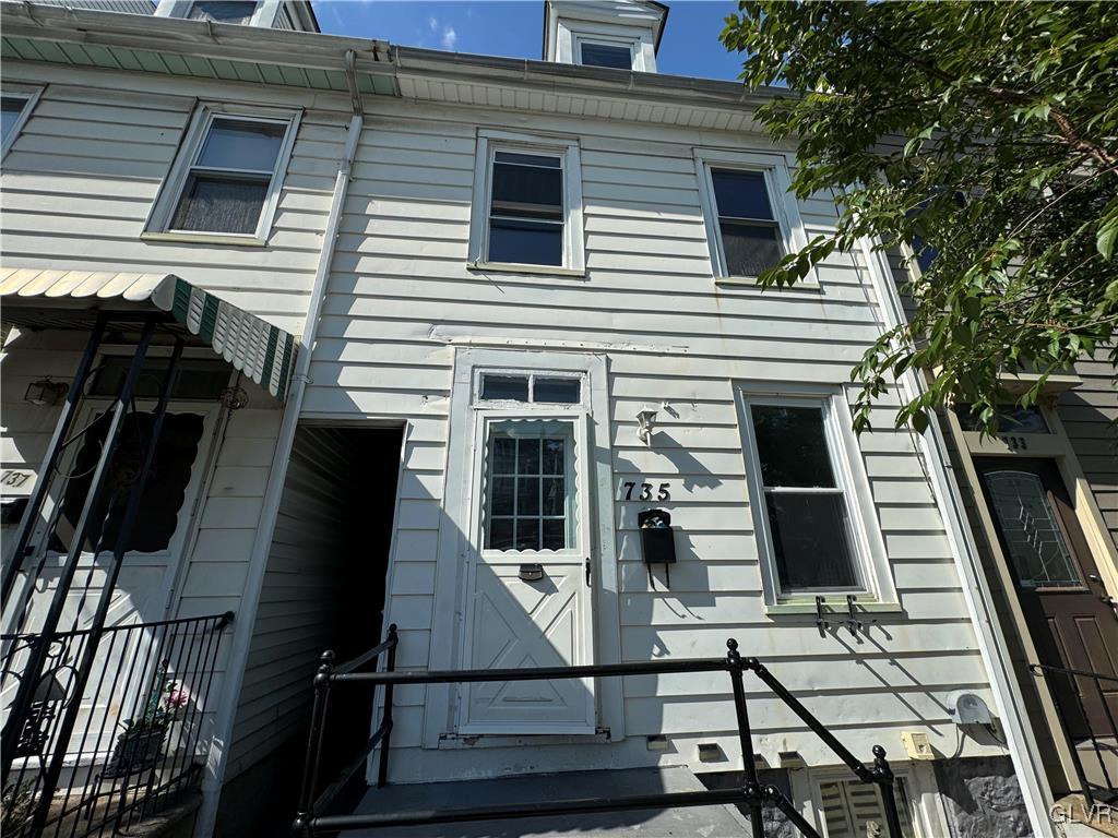 735 Ferry Street