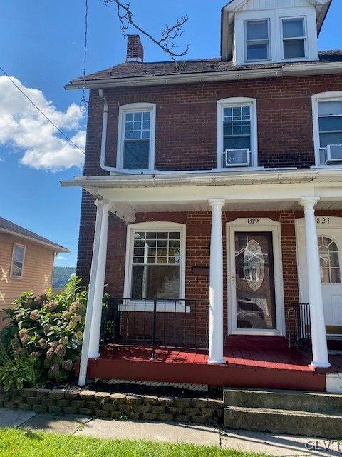 819 Spring Street