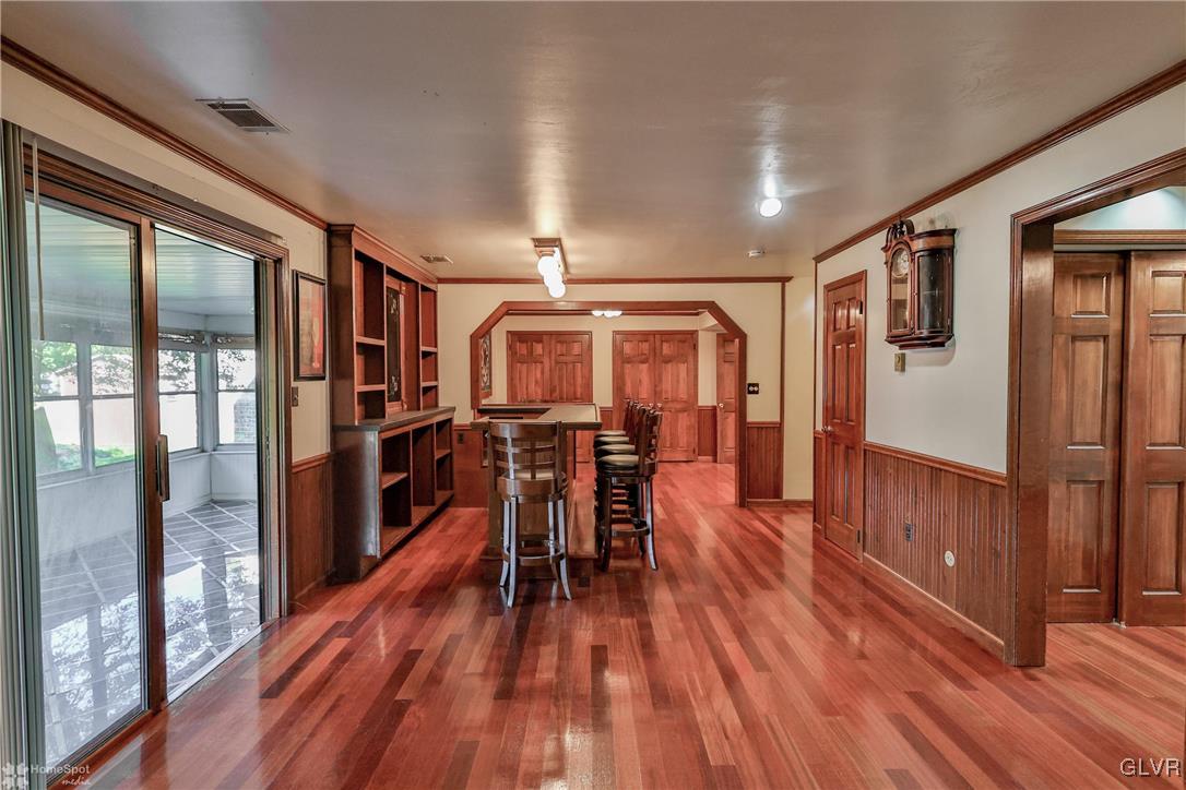 1944 Maria Lane