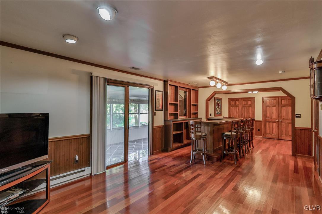 1944 Maria Lane