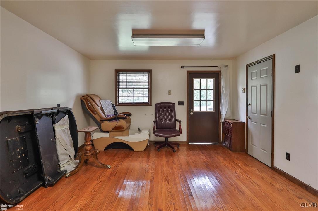 1944 Maria Lane