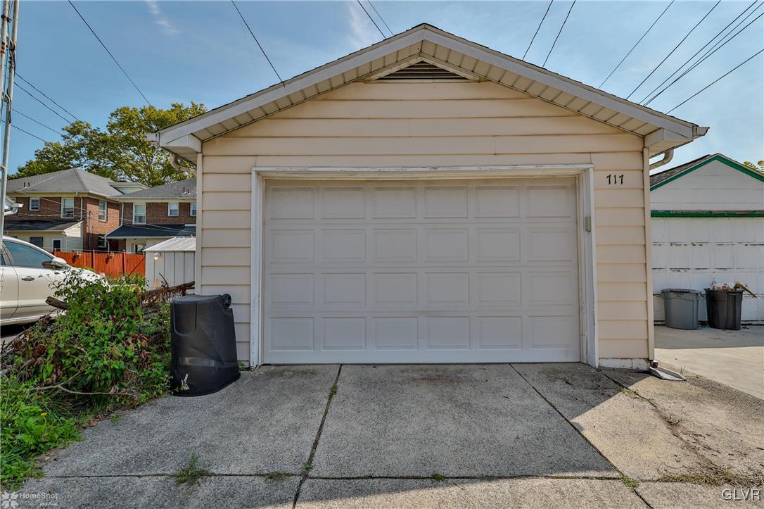 717 6Th Avenue