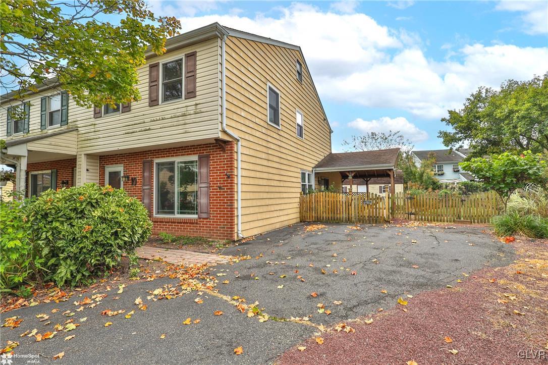 10 Whittier Court