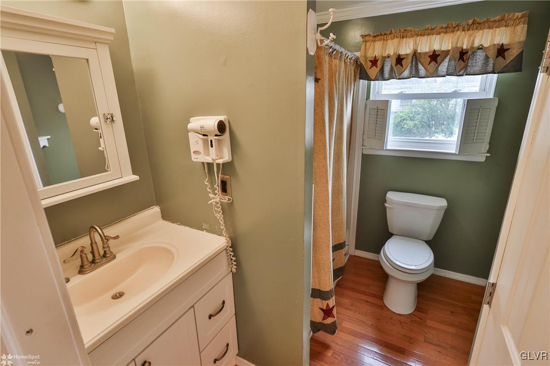 10 Whittier Court