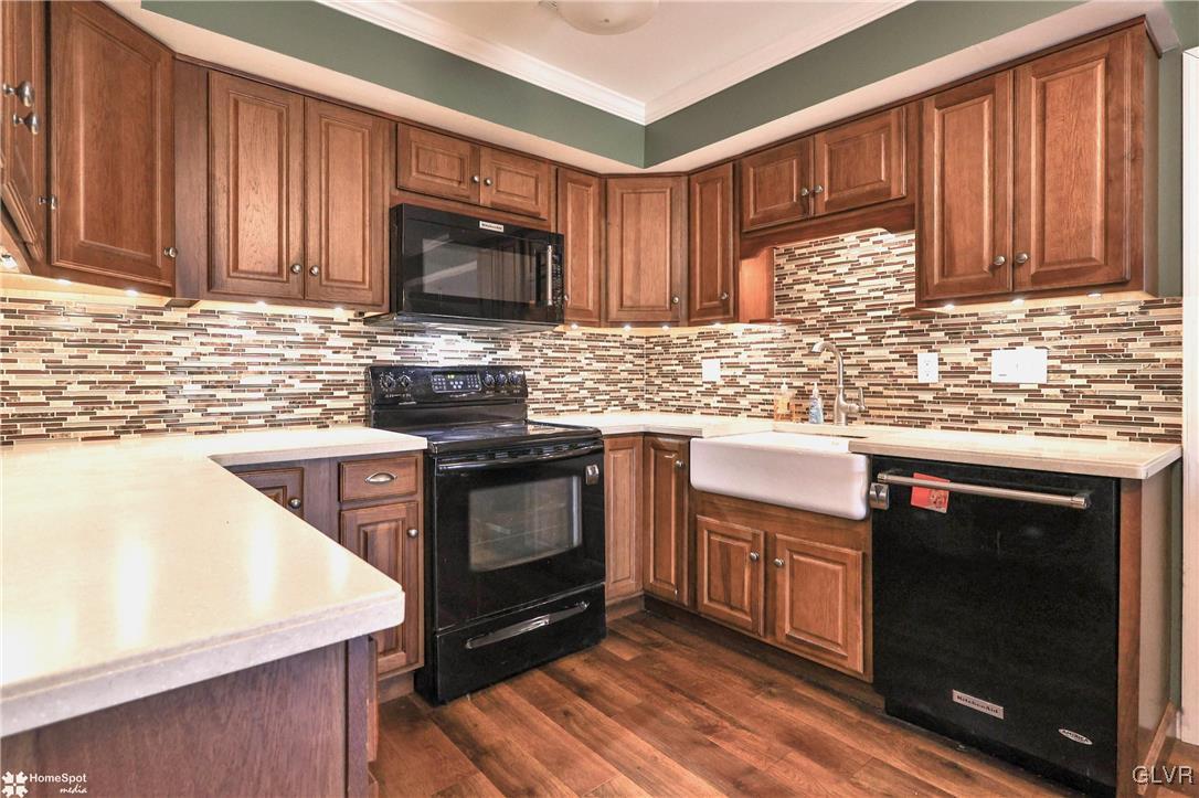 10 Whittier Court