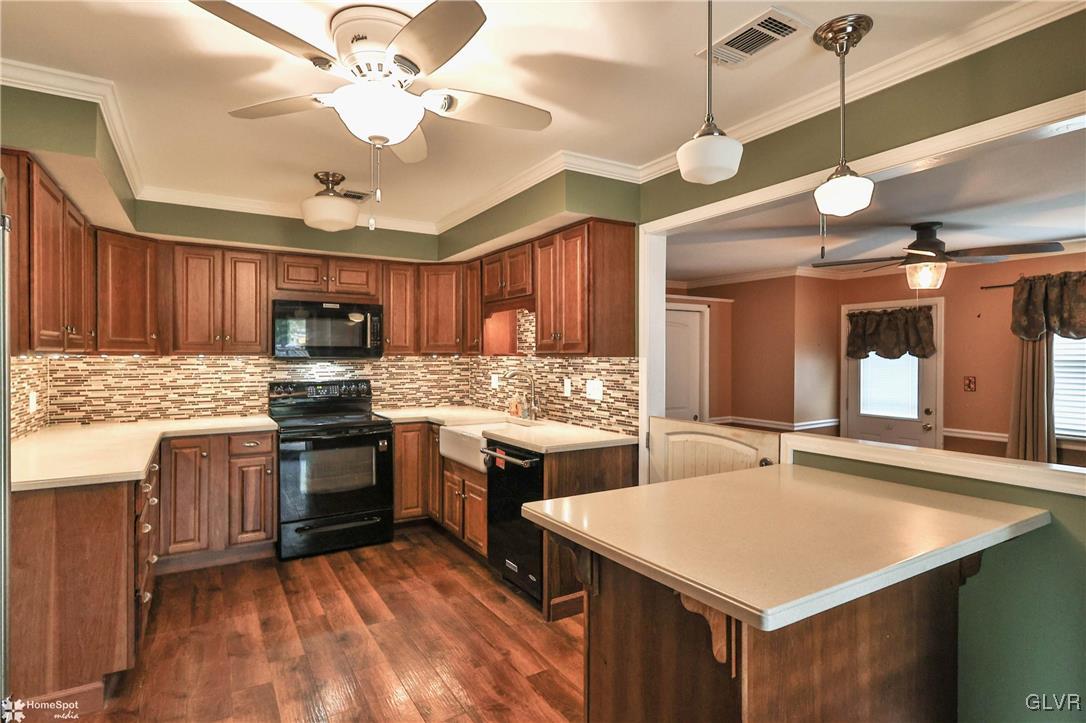 10 Whittier Court