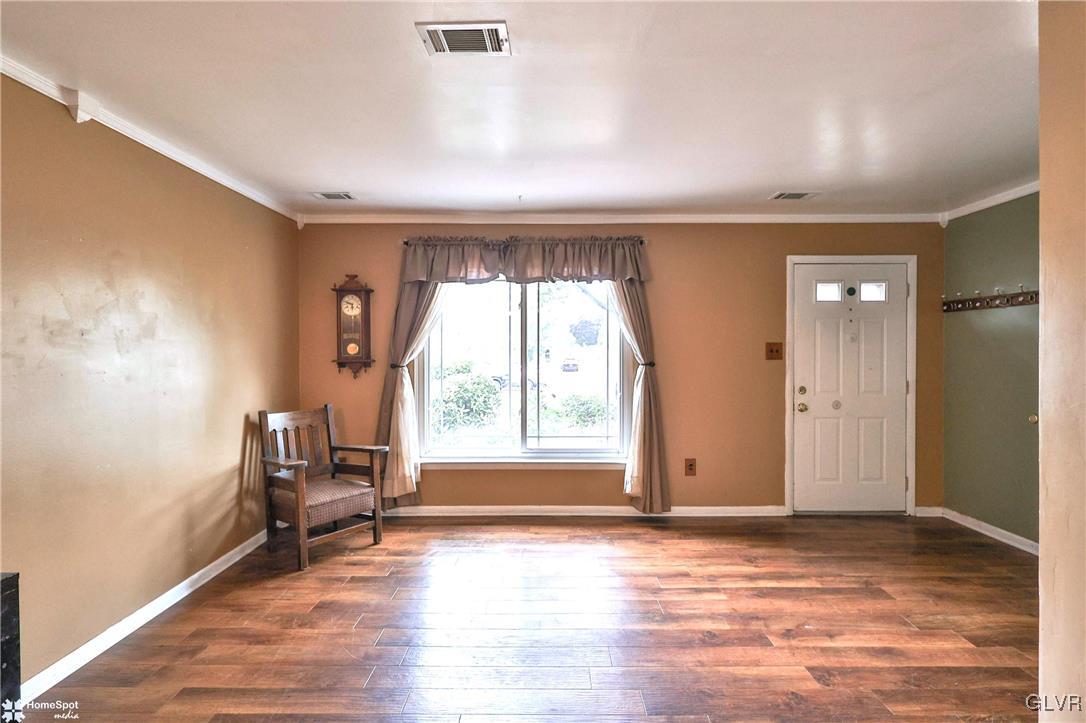 10 Whittier Court