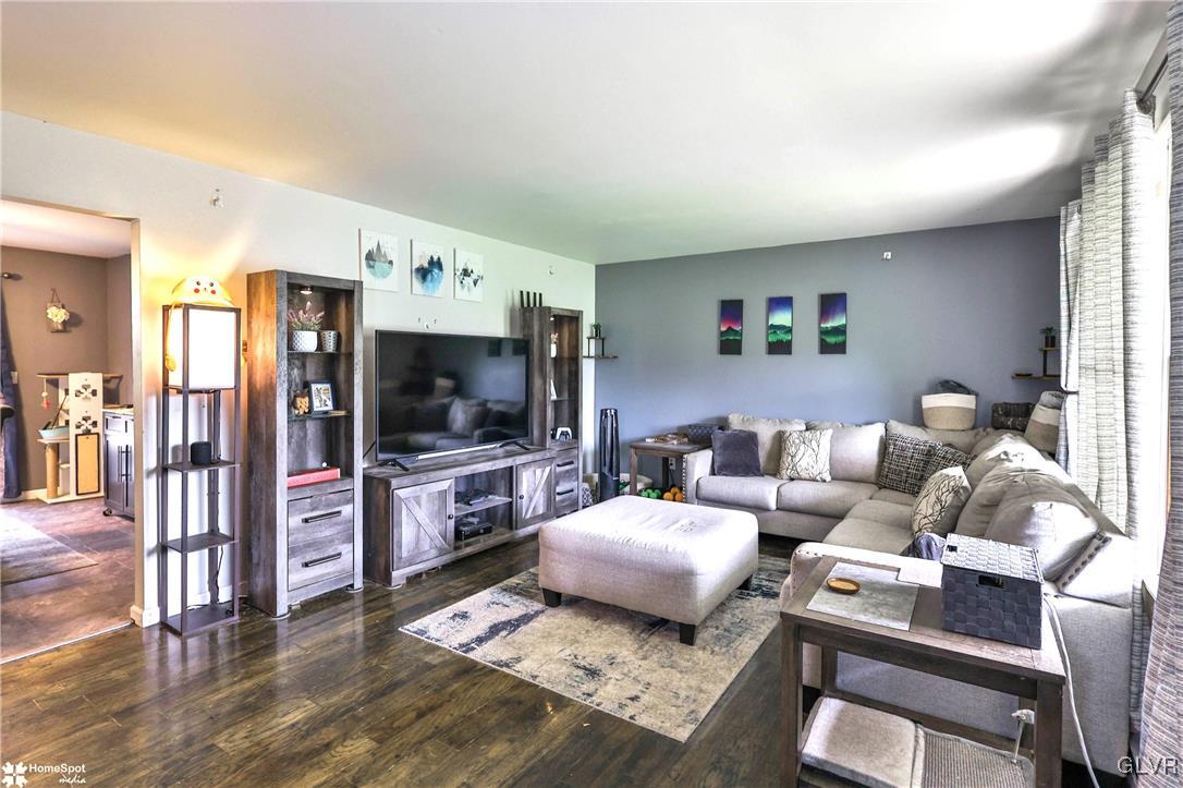 6989 Bergen Circle