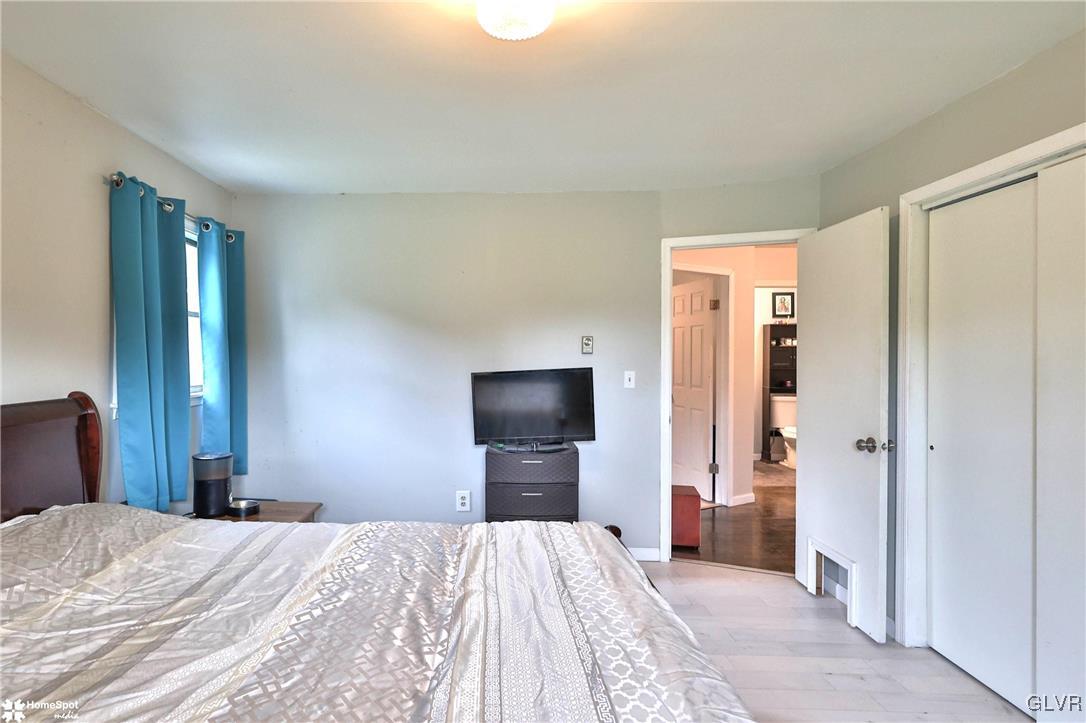 6989 Bergen Circle