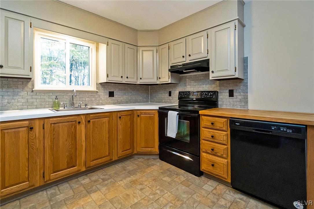 53 Pinoak Drive