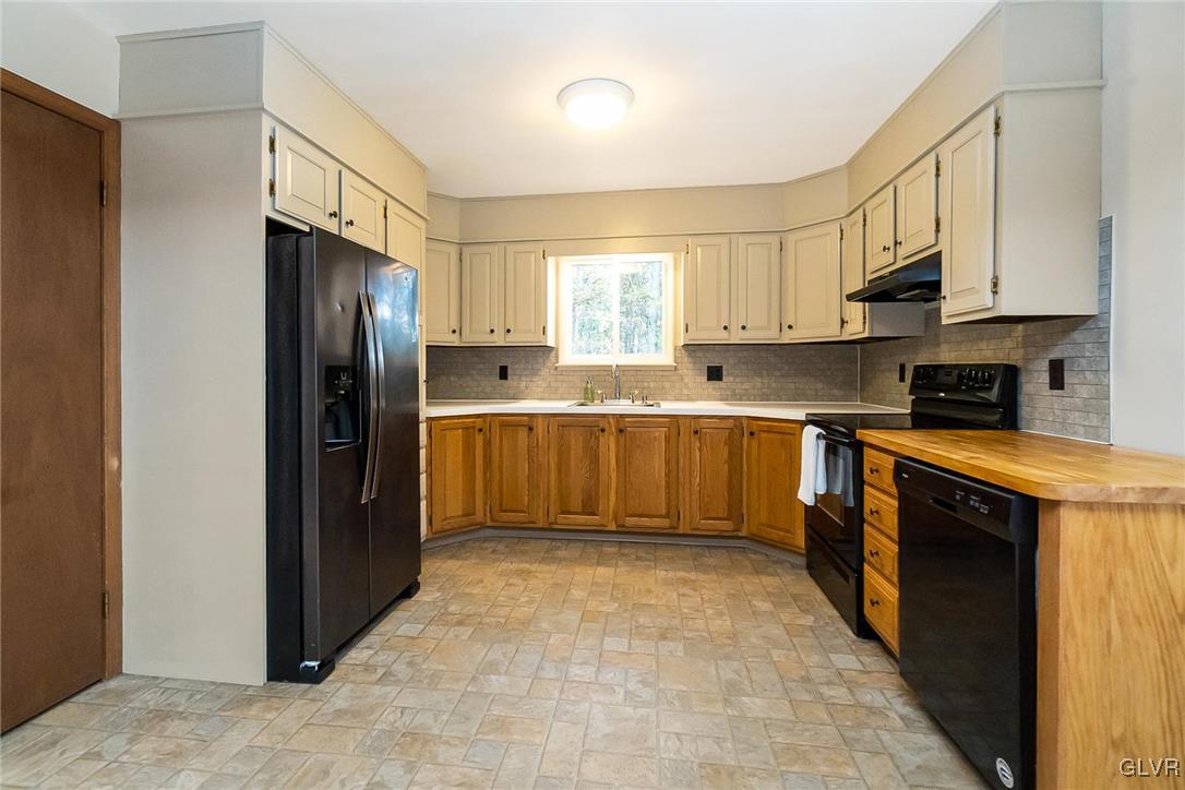 53 Pinoak Drive