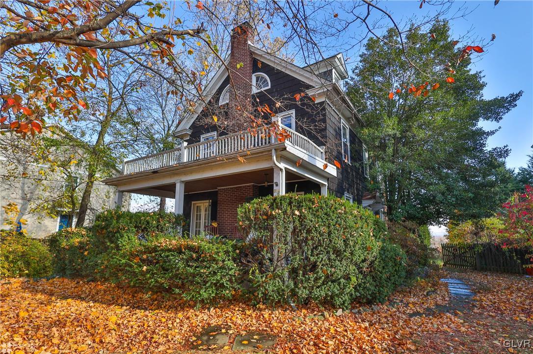 618 James Street