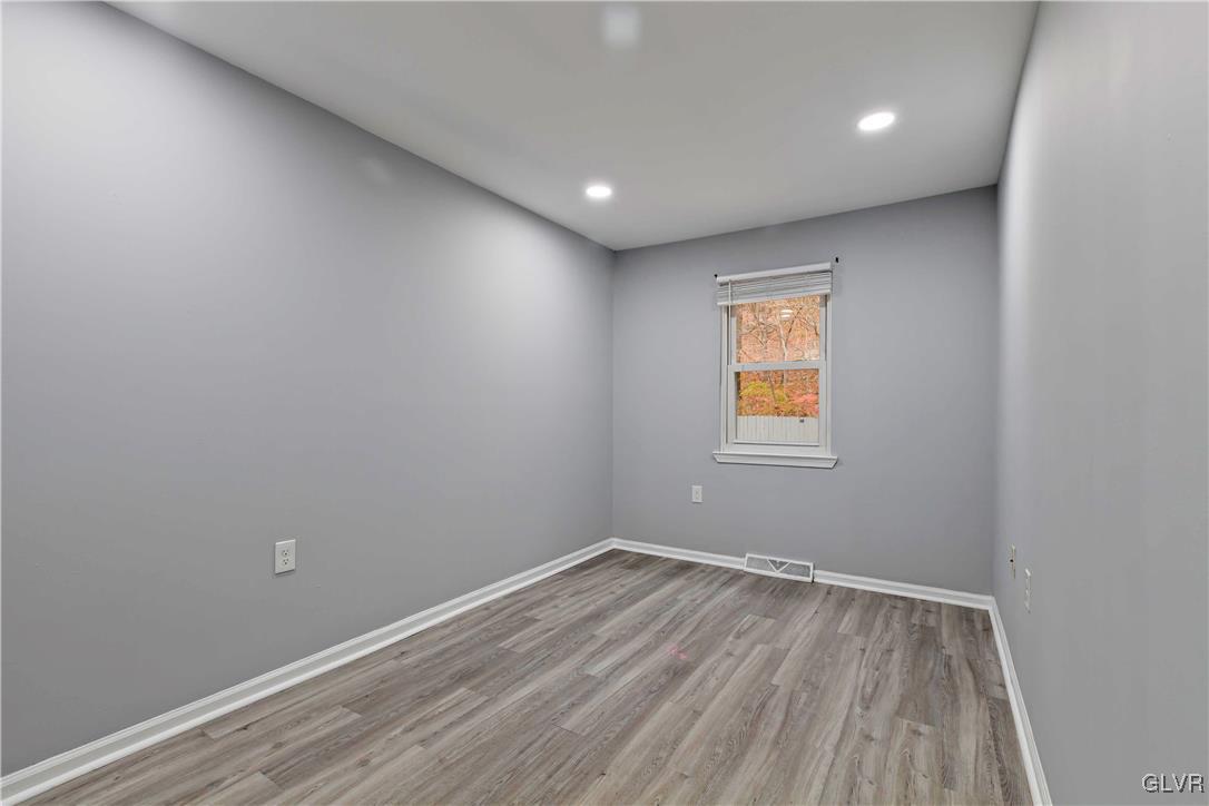 2858 Rhonda Lane