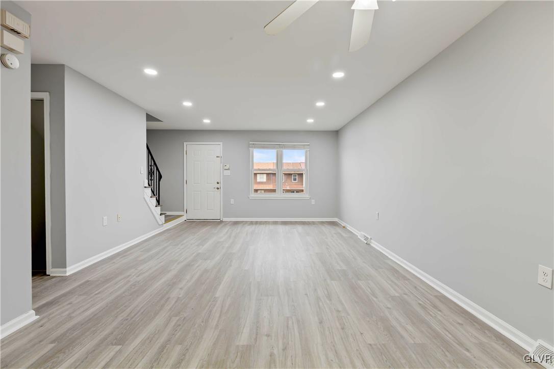 2858 Rhonda Lane