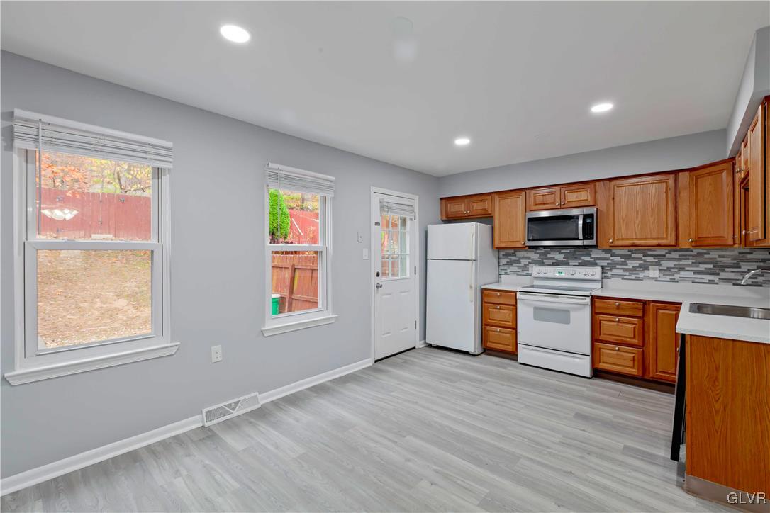 2858 Rhonda Lane