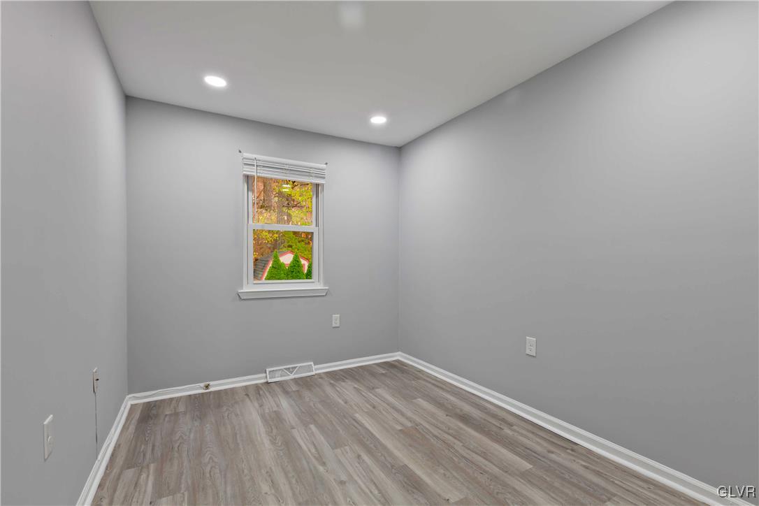 2858 Rhonda Lane