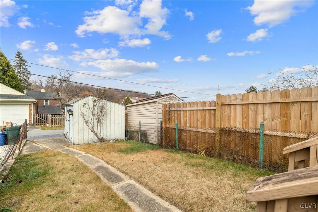 1421 Sioux Street