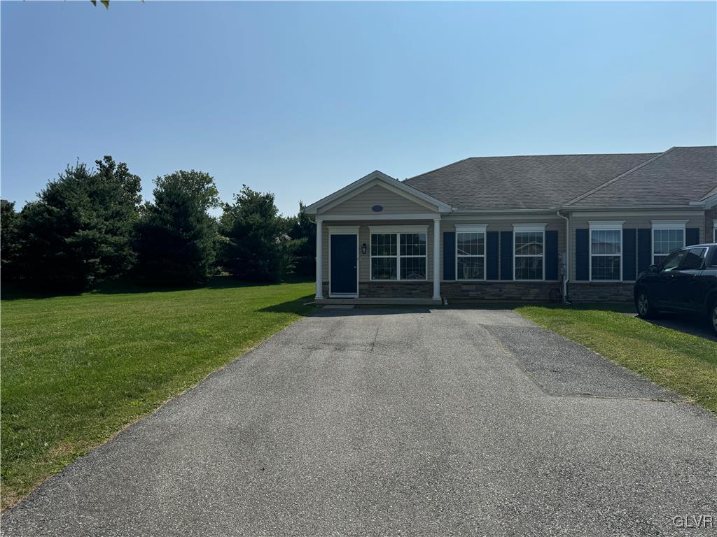 206 Huntington Lane