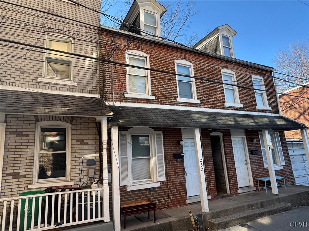 232 North Nagle Street