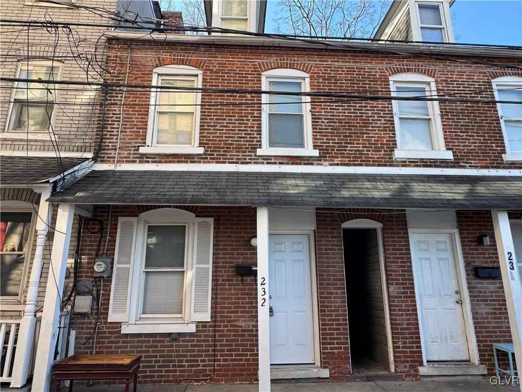 232 North Nagle Street