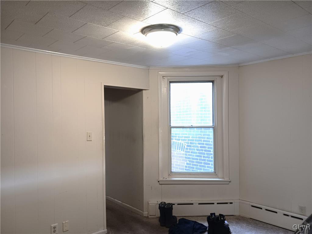 933 East 5Th Street