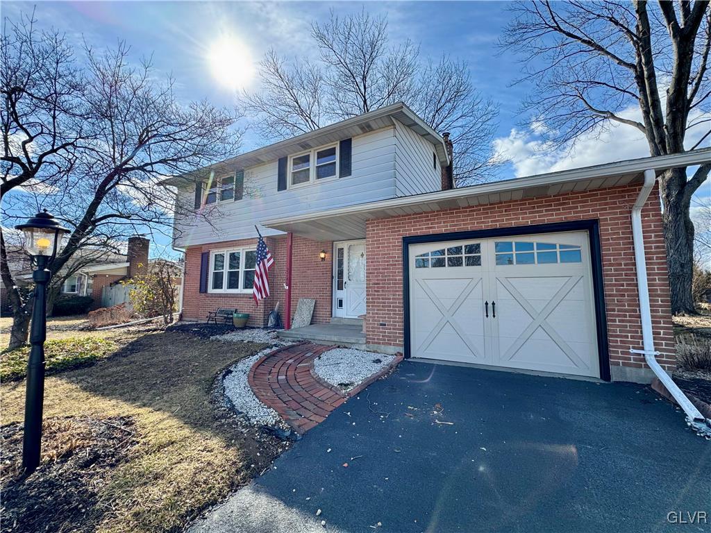 2745 Whitewood Road