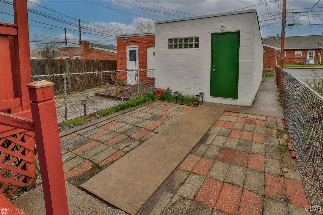 1829 West Cedar Street