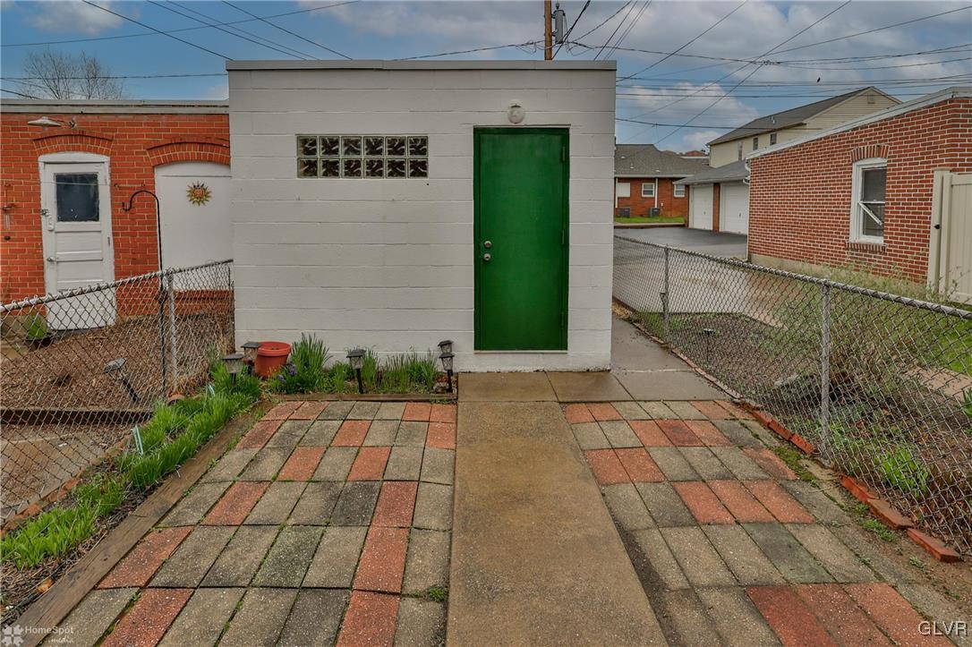1829 West Cedar Street