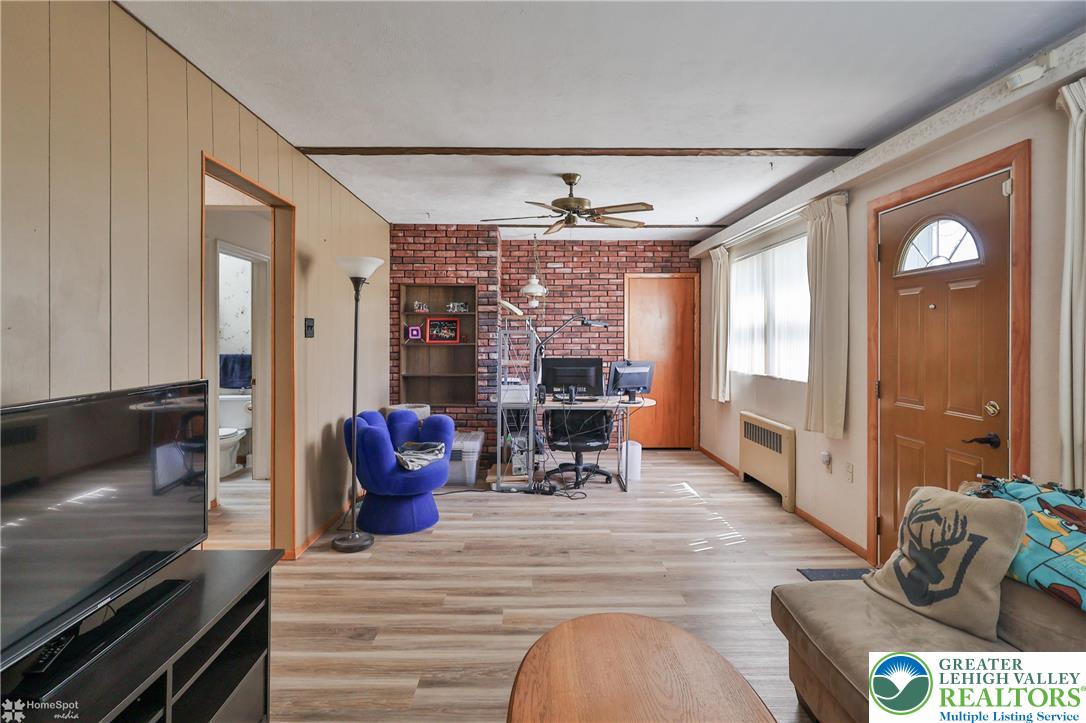 1635 West Livingston Street