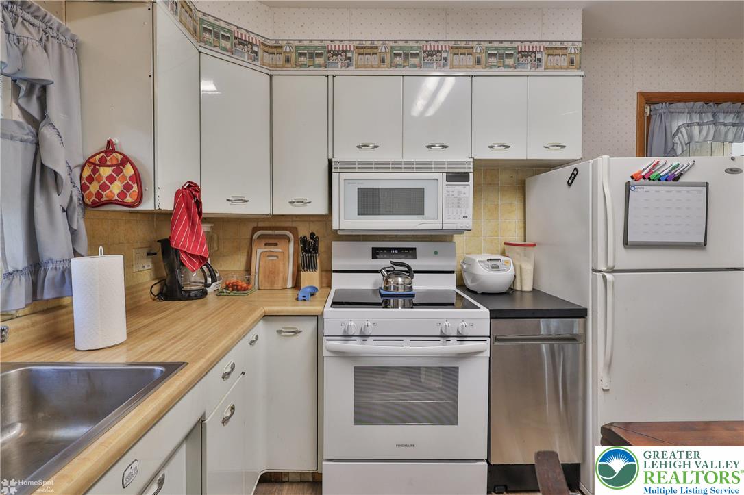 1635 West Livingston Street