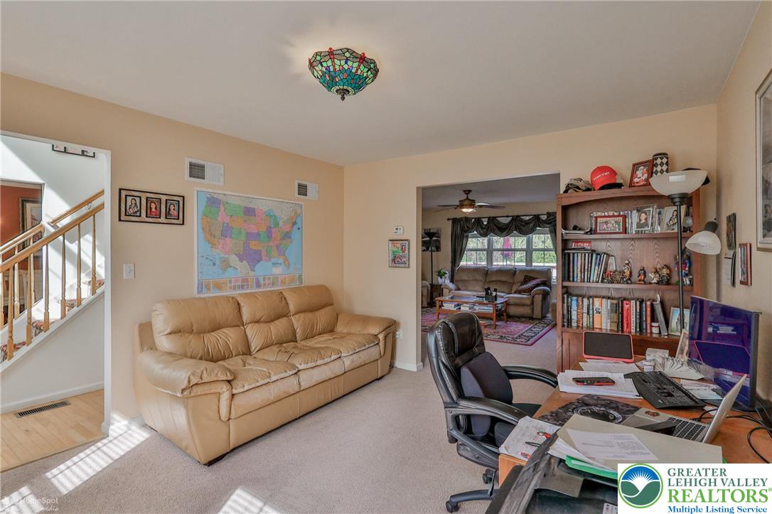 909 Heather Lane