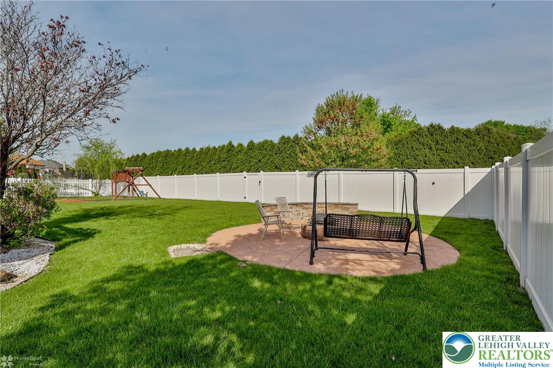 909 Heather Lane