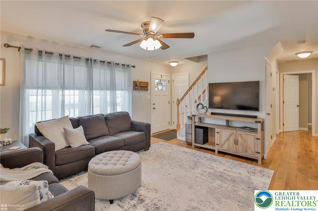 1322 West Rosemont Drive