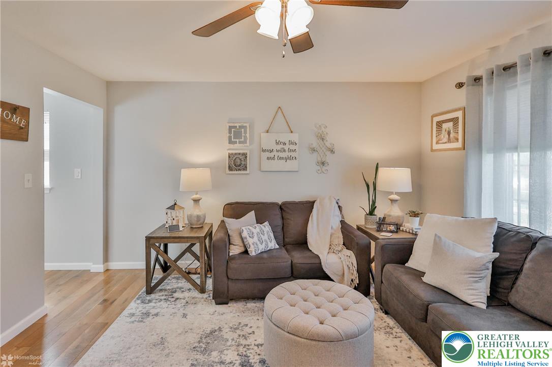 1322 West Rosemont Drive