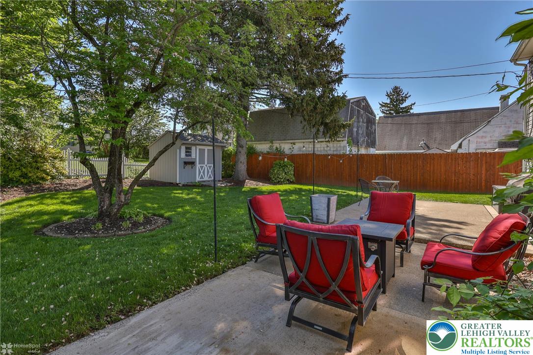 1322 West Rosemont Drive
