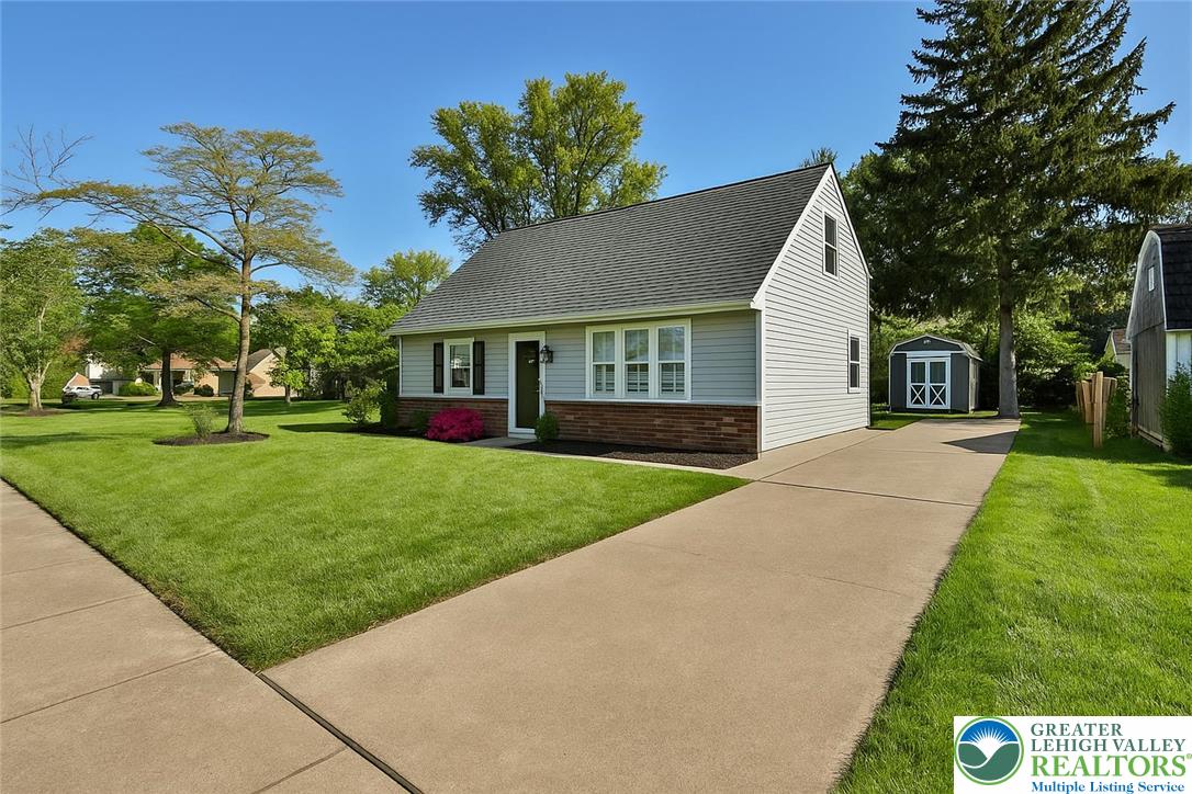 1322 West Rosemont Drive