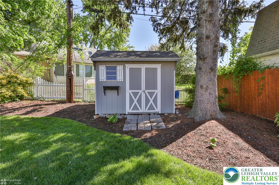 1322 West Rosemont Drive