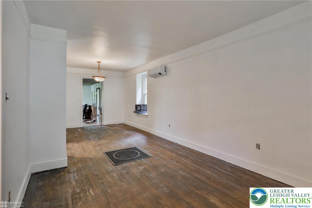 827 South Lynn Street