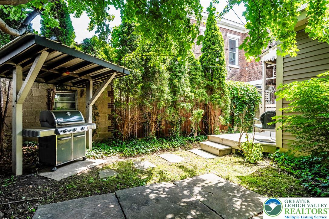 1003 Northampton Street
